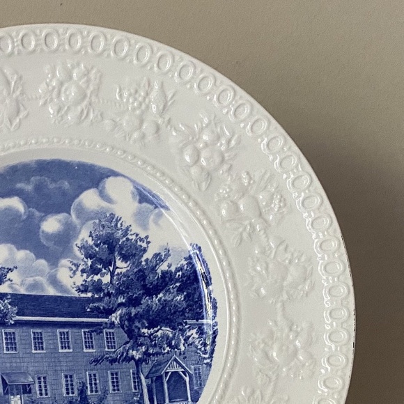 Rare Wedgwood Kansas Shawnee Mission centennial plate blue transferware embossed - Picture 3 of 5